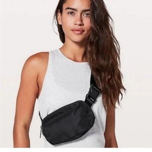 Lululemon Everywhere Belt Bag Black